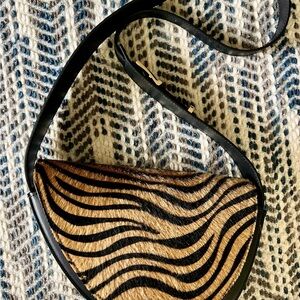 Isadora Zébra Print Calf Hair & Genuine Leather Saddle Bag